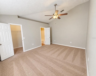 6077 Roble Avenue - Photo Thumbnail 9