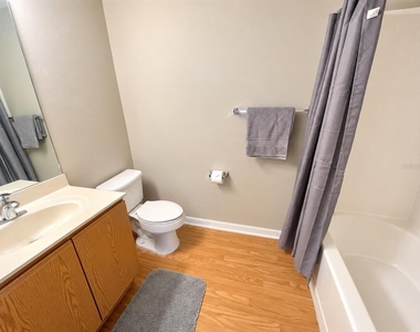 6077 Roble Avenue - Photo Thumbnail 12