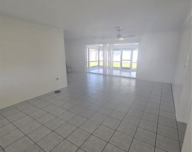 6017 23rd Avenue N - Photo Thumbnail 7