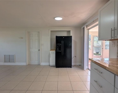 3608 Harvard Drive - Photo Thumbnail 6