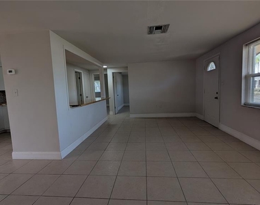 3608 Harvard Drive - Photo Thumbnail 4