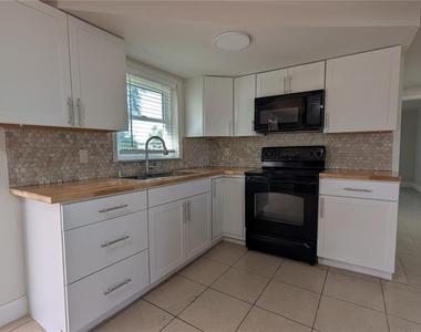 3608 Harvard Drive - Photo Thumbnail 5