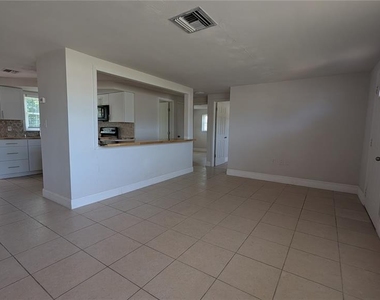 3608 Harvard Drive - Photo Thumbnail 2