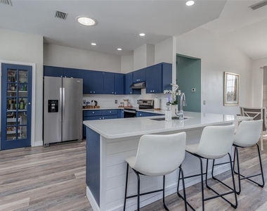 4740 N Crestline Drive - Photo Thumbnail 11