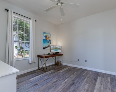 4740 N Crestline Drive - Photo Thumbnail 15