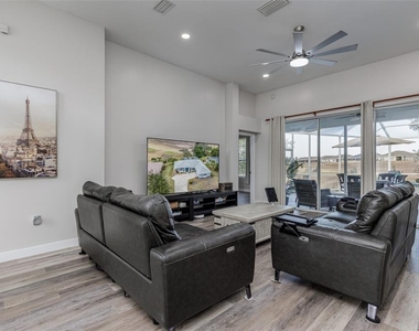4740 N Crestline Drive - Photo Thumbnail 6