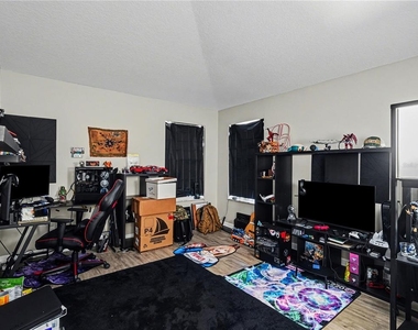 8430 Quarter Horse Drive - Photo Thumbnail 11