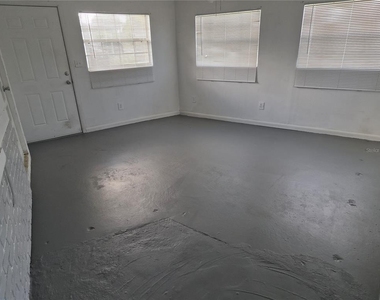 5640 94th Avenue N - Photo Thumbnail 7