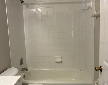 18143 Paradise Point Drive - Photo Thumbnail 23