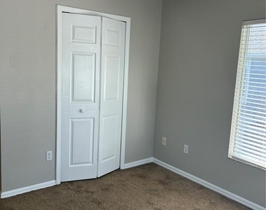 18143 Paradise Point Drive - Photo Thumbnail 28