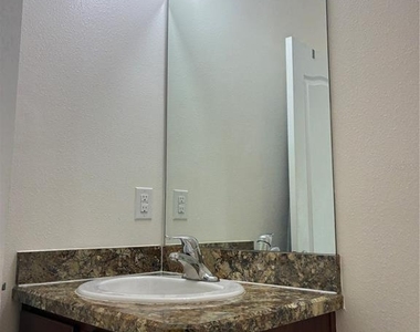 5401 Suncatcher Drive - Photo Thumbnail 15