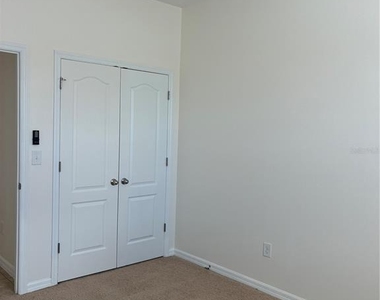 5401 Suncatcher Drive - Photo Thumbnail 16