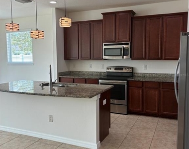 5401 Suncatcher Drive - Photo Thumbnail 6