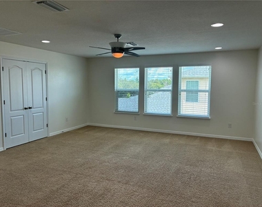 5401 Suncatcher Drive - Photo Thumbnail 18