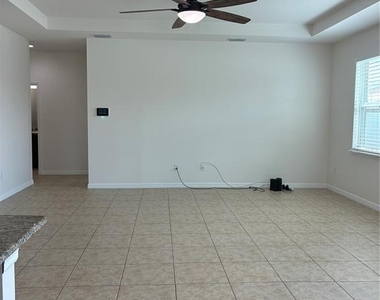 5401 Suncatcher Drive - Photo Thumbnail 11