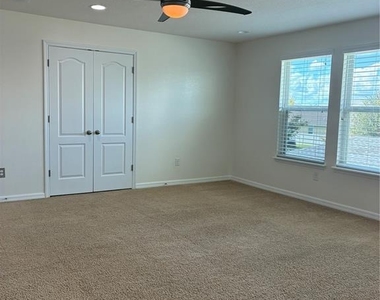 5401 Suncatcher Drive - Photo Thumbnail 21