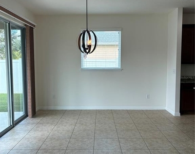 5401 Suncatcher Drive - Photo Thumbnail 10
