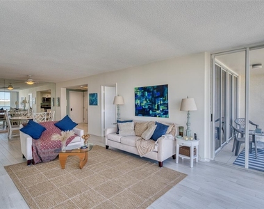 100 Pierce Street - Photo Thumbnail 3