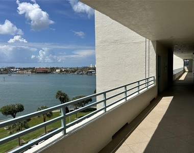 7922 Sailboat Key Boulevard S - Photo Thumbnail 27