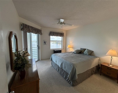 7922 Sailboat Key Boulevard S - Photo Thumbnail 17