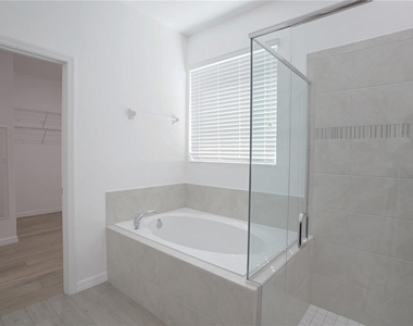 4245 Cypress Glades Lane - Photo Thumbnail 16