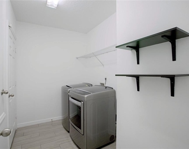 4245 Cypress Glades Lane - Photo Thumbnail 20
