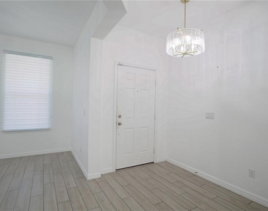 4245 Cypress Glades Lane - Photo Thumbnail 5