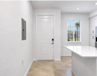14191 Heritage Landing - Photo Thumbnail 7