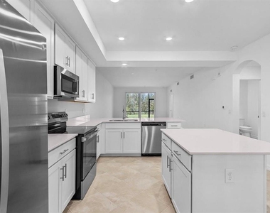 14191 Heritage Landing - Photo Thumbnail 10