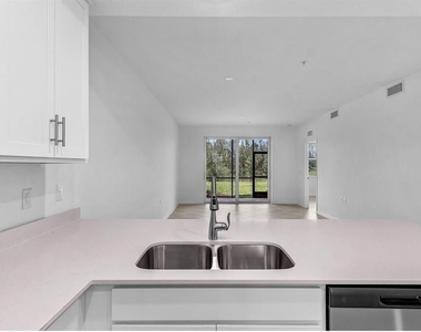 14191 Heritage Landing - Photo Thumbnail 13