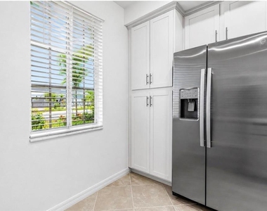 14191 Heritage Landing - Photo Thumbnail 8