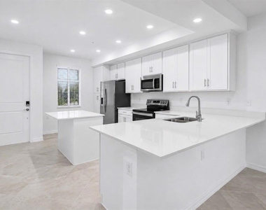 14191 Heritage Landing - Photo Thumbnail 6