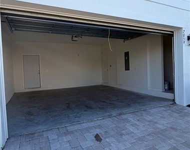 2059 Iorio Street - Photo Thumbnail 3
