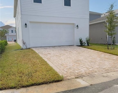 2059 Iorio Street - Photo Thumbnail 2