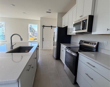 2059 Iorio Street - Photo Thumbnail 14