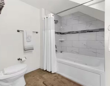 4015 Venetian Bay Drive - Photo Thumbnail 8
