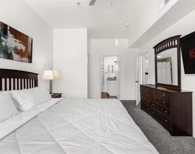 4015 Venetian Bay Drive - Photo Thumbnail 7