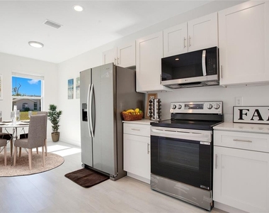 9414 Anita Avenue - Photo Thumbnail 2