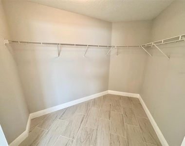 1711 Redfin Way - Photo Thumbnail 11