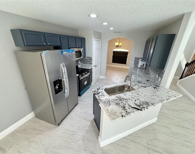 1711 Redfin Way - Photo Thumbnail 8