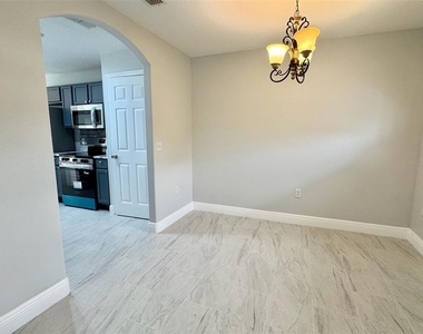 1711 Redfin Way - Photo Thumbnail 2