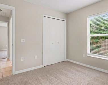 526 Finch Court - Photo Thumbnail 3