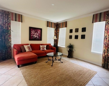 4520 Stella Street - Photo Thumbnail 2
