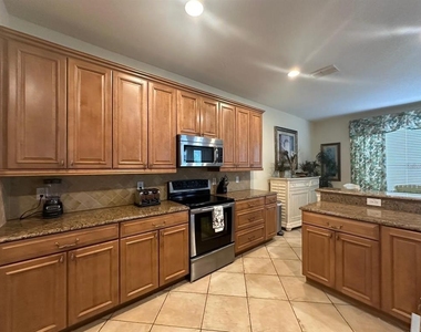 4520 Stella Street - Photo Thumbnail 5