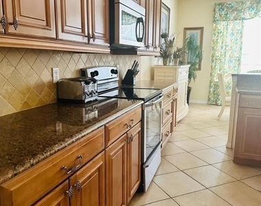 4520 Stella Street - Photo Thumbnail 7