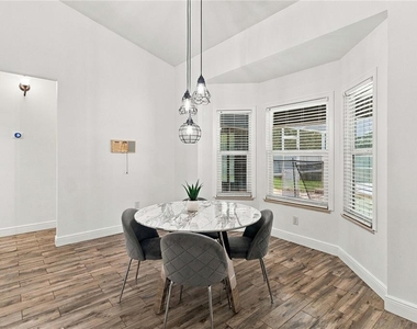 5232 Hammock Circle - Photo Thumbnail 20