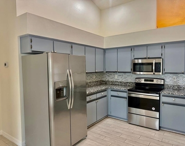 5624 Mandarin Court - Photo Thumbnail 10