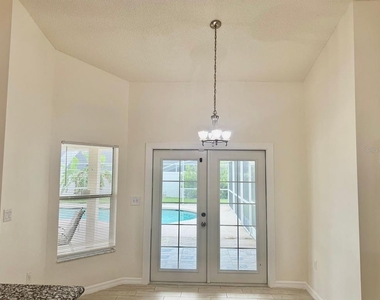 5624 Mandarin Court - Photo Thumbnail 6