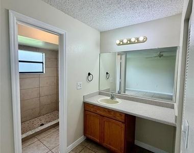 1109 Dartford Drive - Photo Thumbnail 4