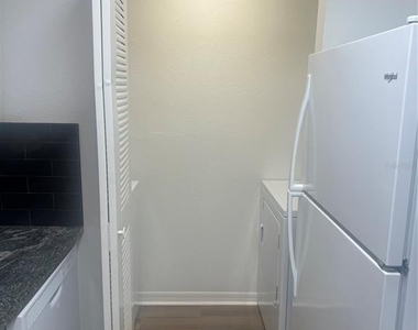1055 S Hiawassee Road - Photo Thumbnail 8